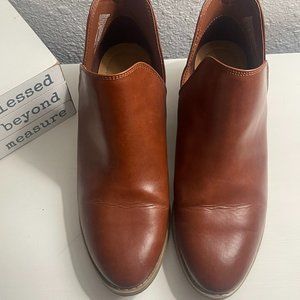 Universal Thread Women Ankle Booties Nora Faux Leather Cut Out Brown (8.5)